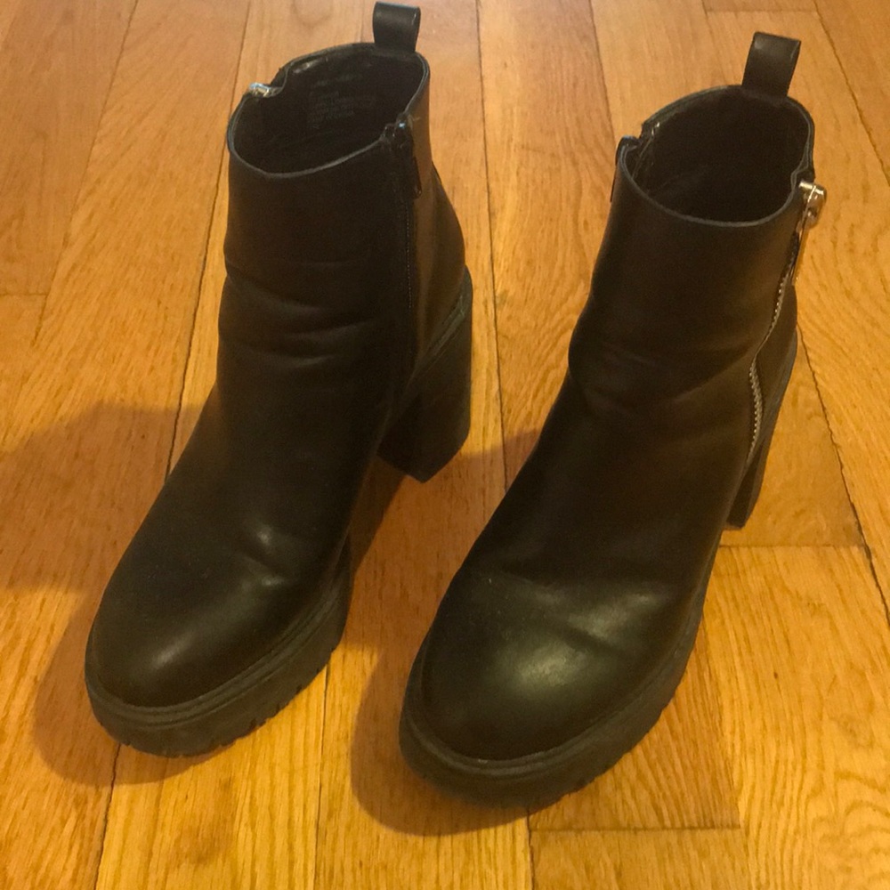 Steve Madden chunky platform boot